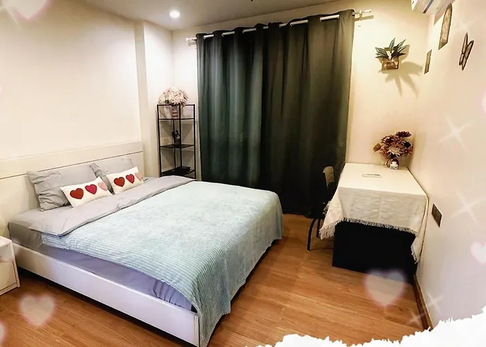 曼谷拉差达 多商场环绕 火车夜市旁 全配套设施高端公寓 * 曼谷