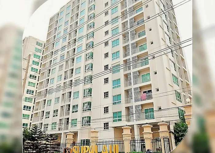 公寓 曼谷拉差达 多商场环绕 火车夜市旁 全配套设施高端公寓 曼谷